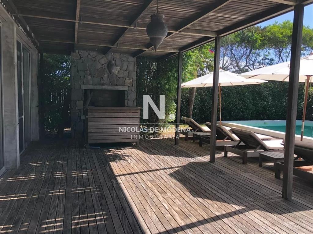 Excelente casa en Venta en Playa Bikini