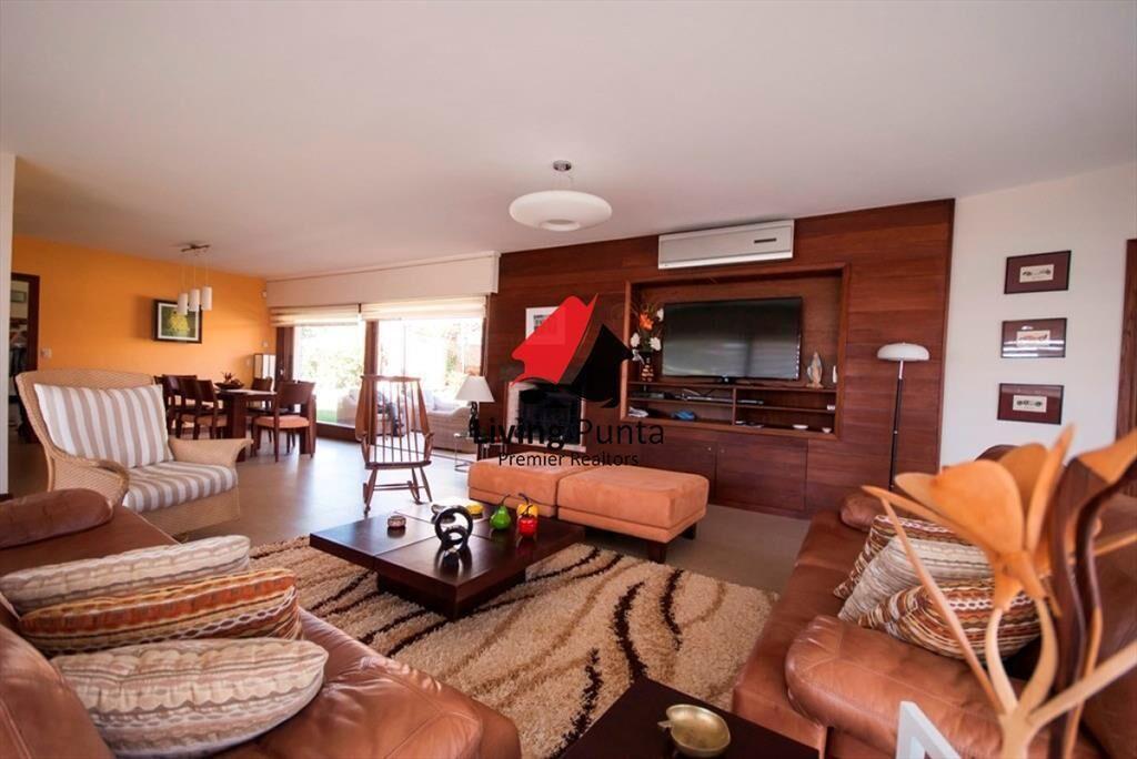 Casa en Punta del Este, playa mansa, 4 , piscina