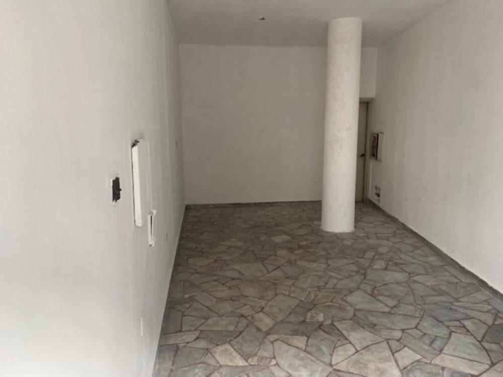 Venta local comercial en Cordón, Barrios Amorín y Mercedes