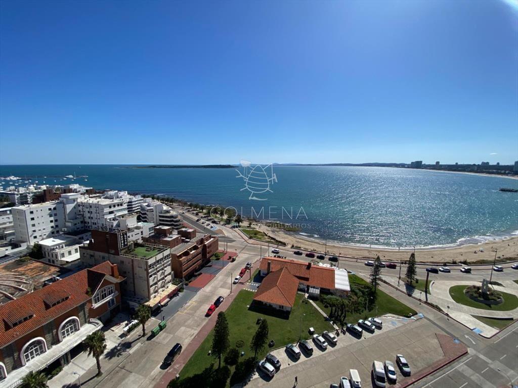 Apartamento con excelente vista plena a playa