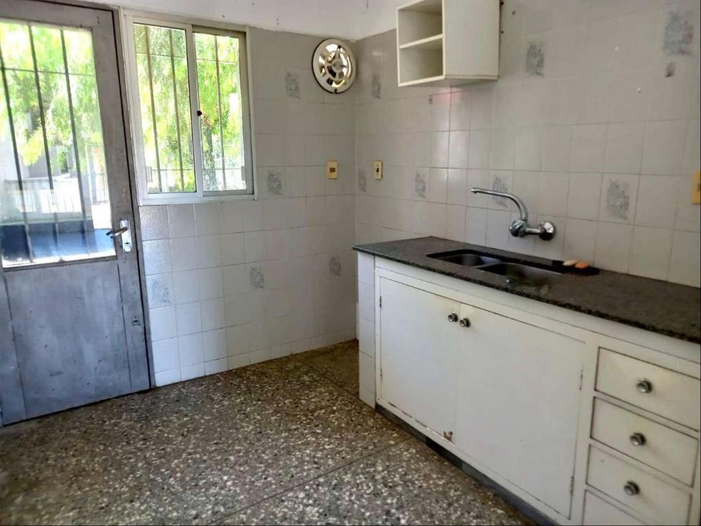 PRÓXIMO AV. GIANNATTASIO. CHALET + GARAJE Y BARBACOA Lagoma