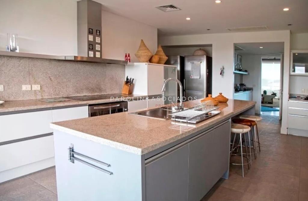 Apartamento en venta de 5 dormitorios en Grey del
