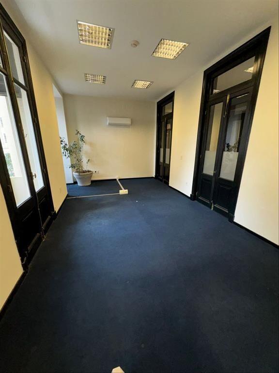 Alquiler de Oficinas Amplias y Luminosas con Aire Acondicio