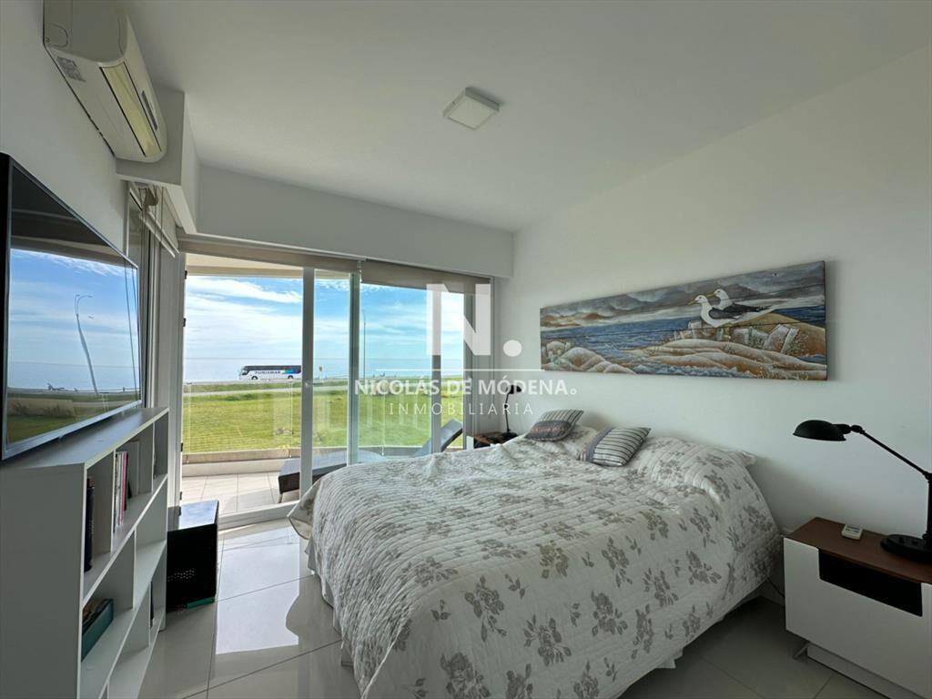 Vende departamento en Azure tower, playa mansa de