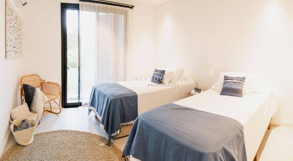 Hermosa casa en venta con 4 dormitorios en Pinar