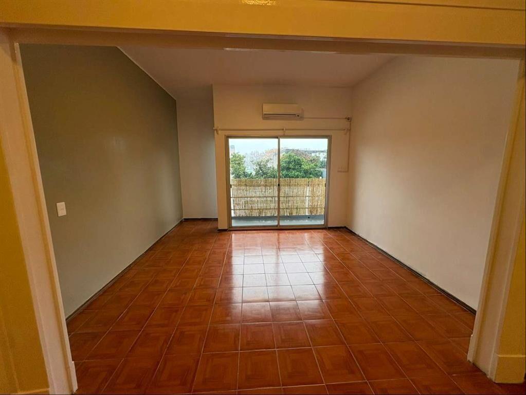Alquiler 3 dormitorios 2 baños y amplia terraza, amplio y h