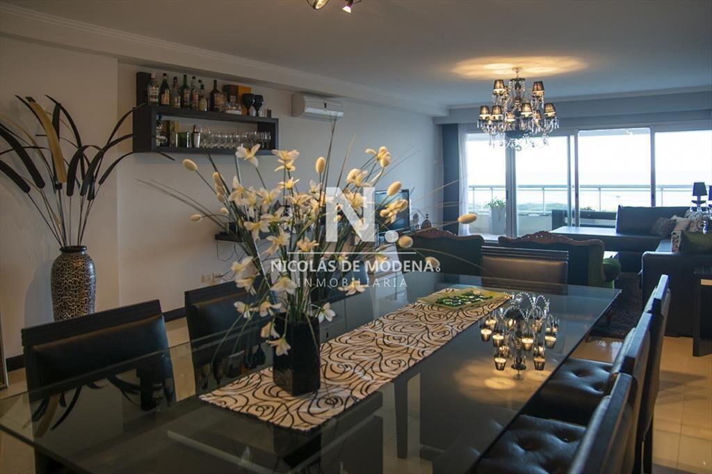 Departamento en venta frente al mar. Torre Lobos,