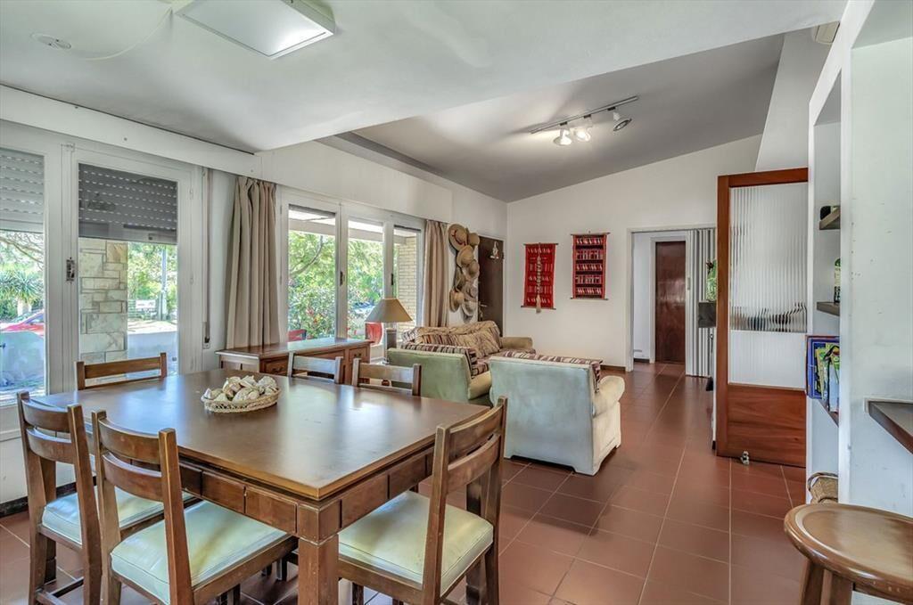 Se vende casa a 1 cuadra del mar Playa Grande