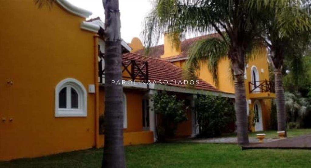 CHACRA EN VENTA DE 5 DORMITORIOS EN LA BARRA