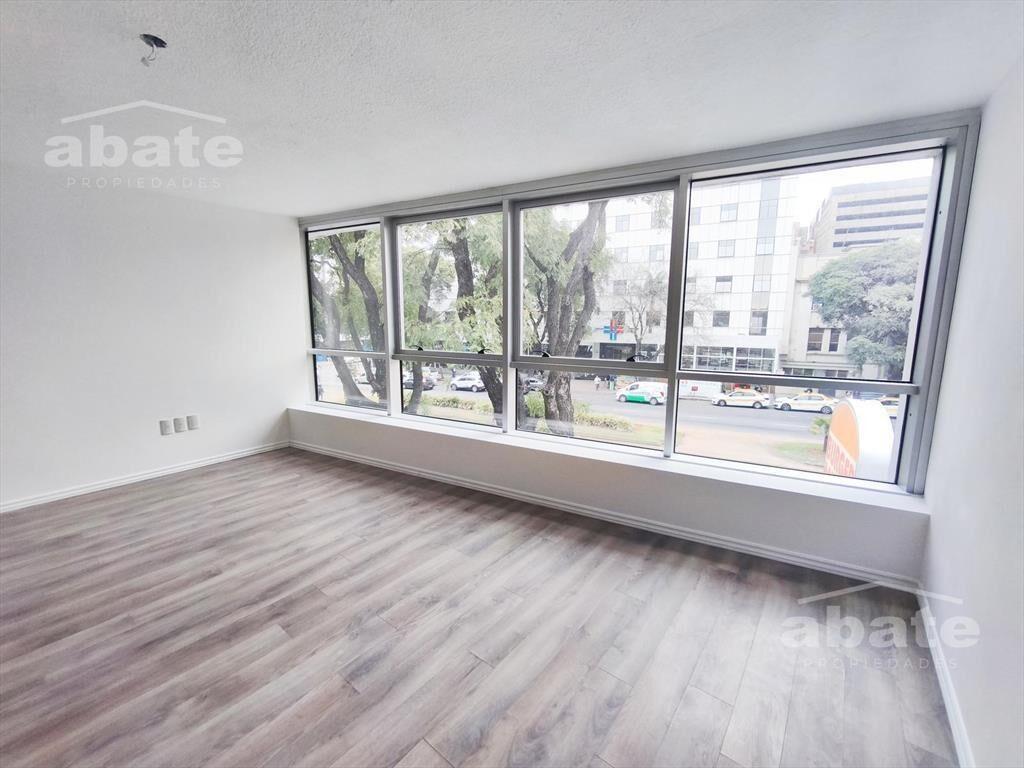 Edificio de Oficinas. Excelente ubicación comercial. Al fre