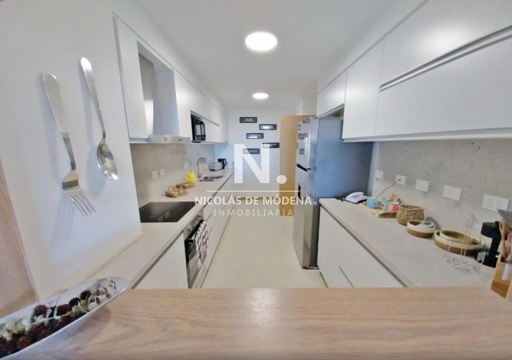 En venta exclusivo apartamento en Playa Brava, al