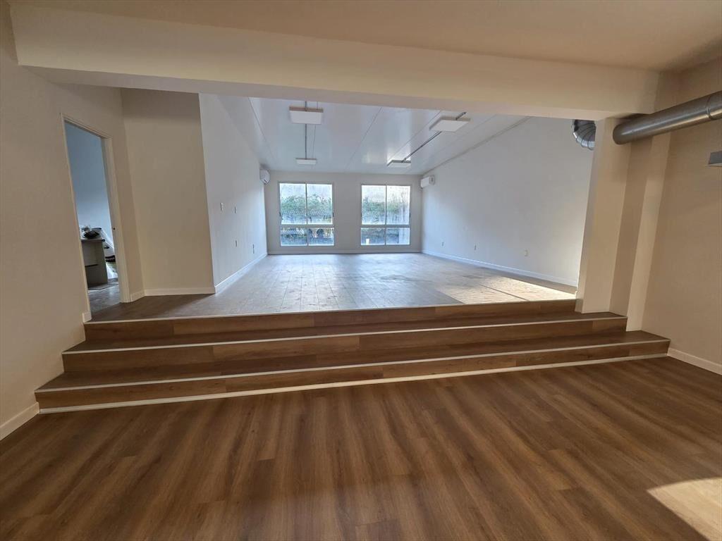 Ellauri frente Punta Carretas Shopping, 240 m2 , planta lla