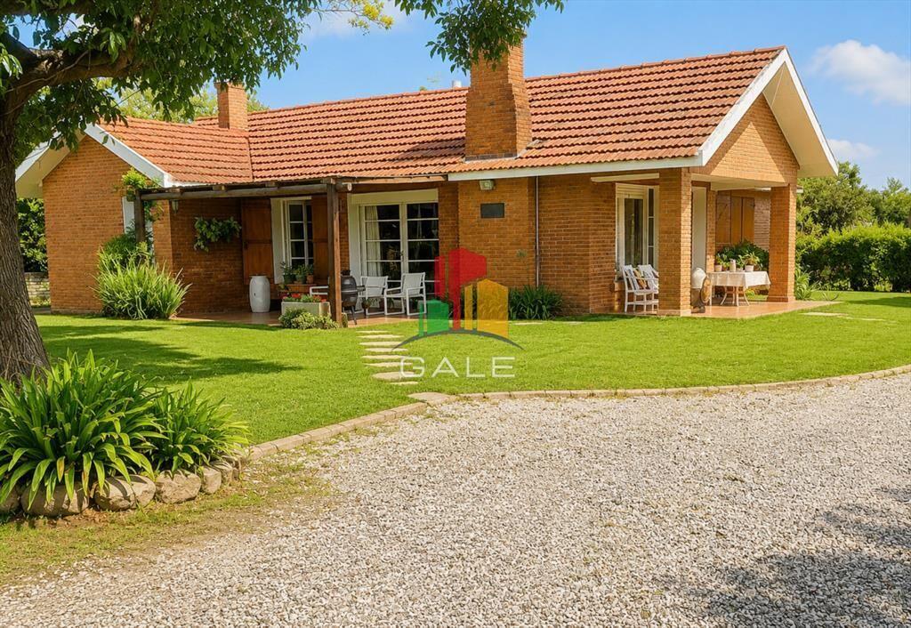 CASA 4 DORMITORIOS EN PLAYA MANSA