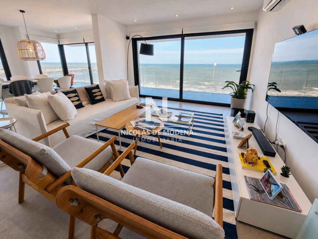 Vende apartamento de Punta del Este frente al de