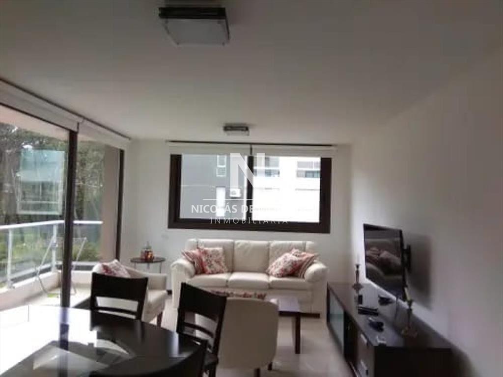 Se alquila apartamento de 2 dormitorios en Roosevelt- Punt