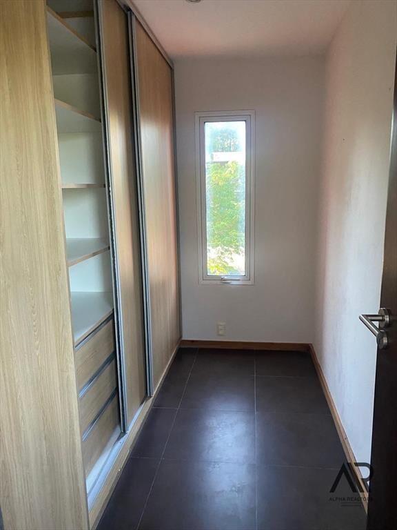 Casa en alquiler de 3 dormitorios c/ cochera en La Tahona