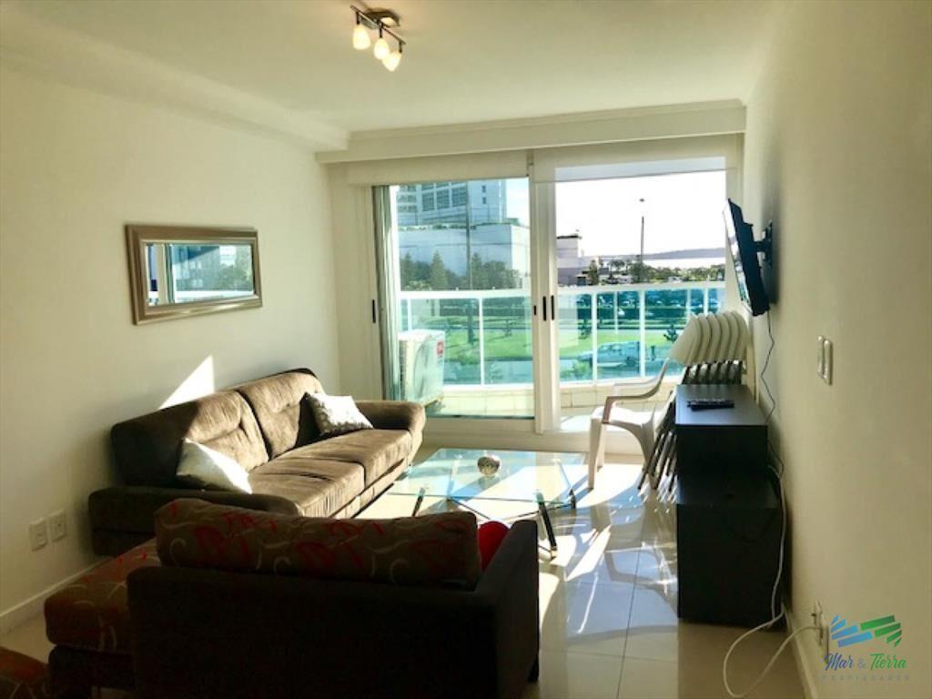 Apartamento en Alquiler a una cuadra del mar  en
