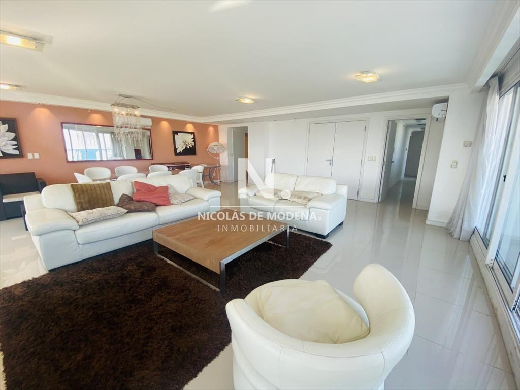 Hermoso apartamento de 3 dormitorios mas dependencia de ser