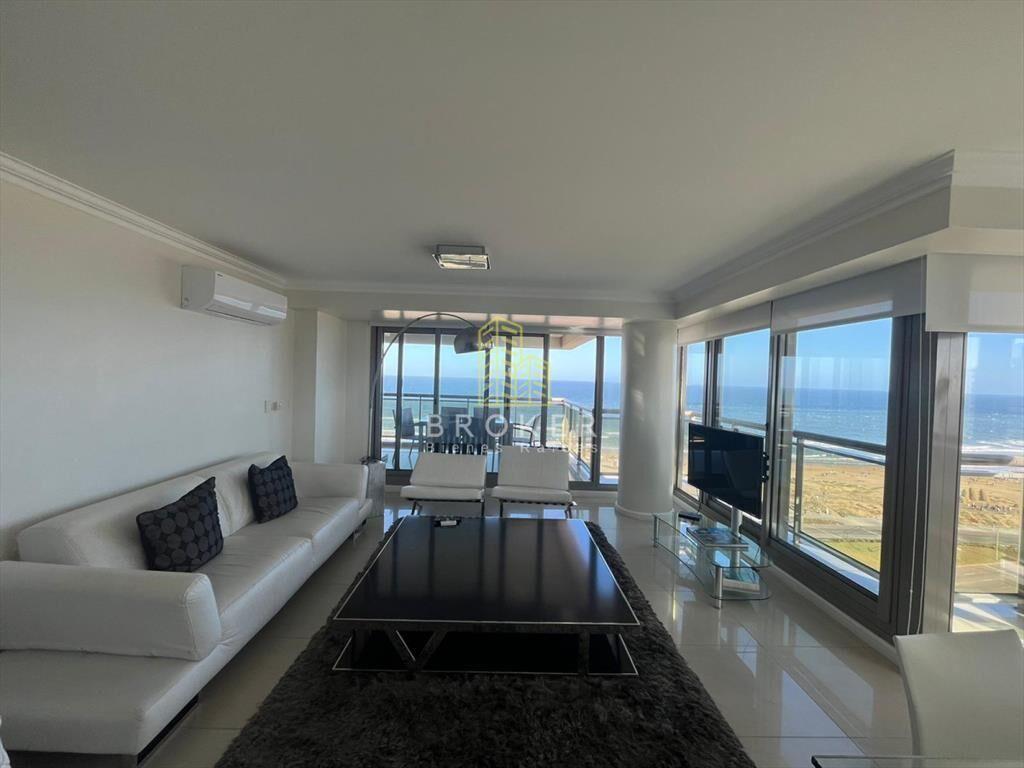 Apartamento en venta Primera linea 4 dorm. 4