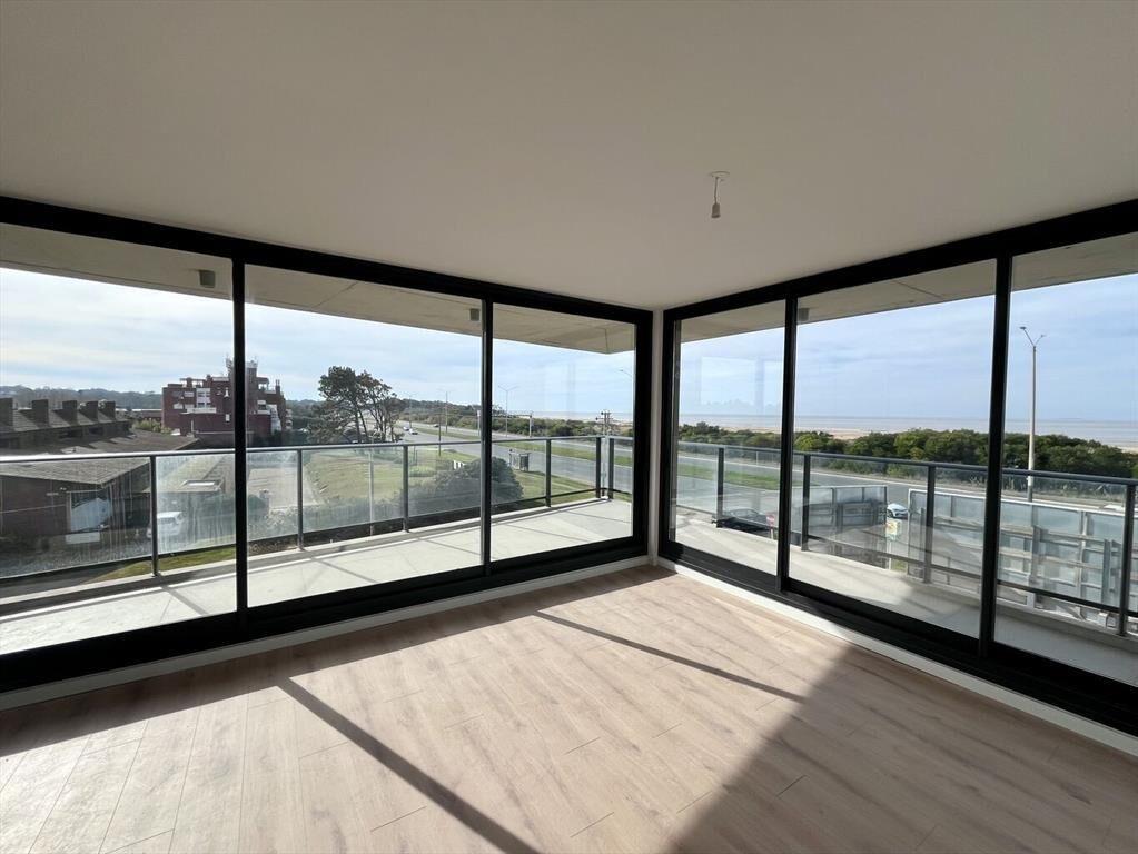 APARTAMENTO A ESTRENAR SOBRE RAMBLA COSTANERA