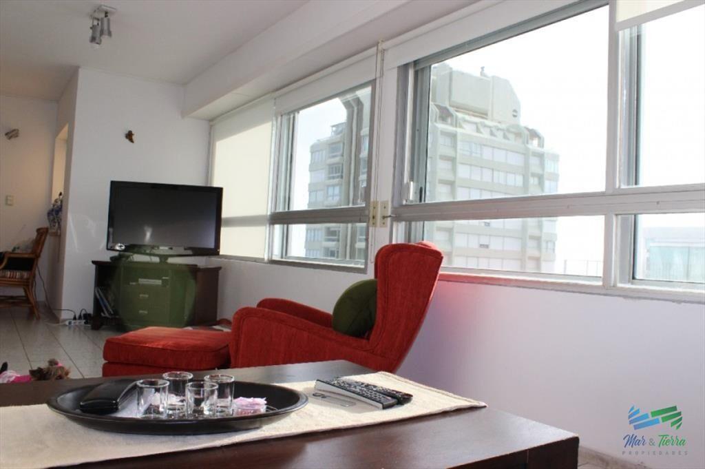EN VENTA.. PISO ALTO CON VISTA AL PUERTO Y LA !!