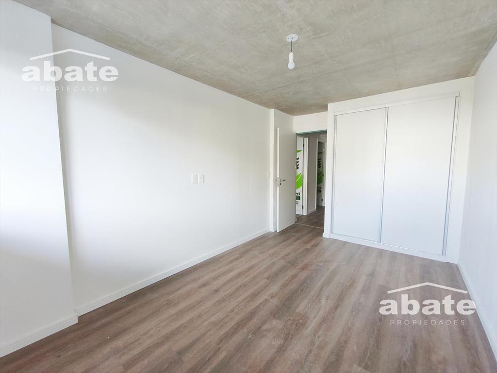 Venta de Apartamento de dos Dormitorios y dos Baños en Poci