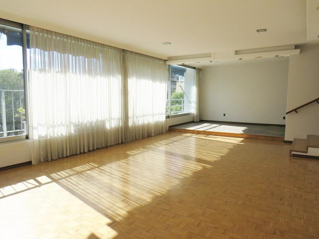 Venta apartamento tres dormitorios y garage Pocitos
