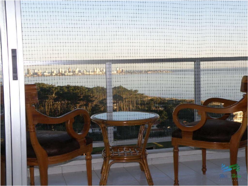 Vendo apartamento 4 dormitorios frente al mar,