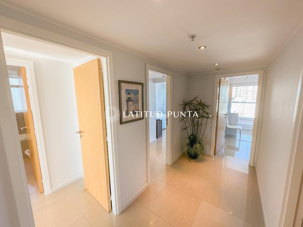 Mansa, apartamento de 3 suites más dependencia