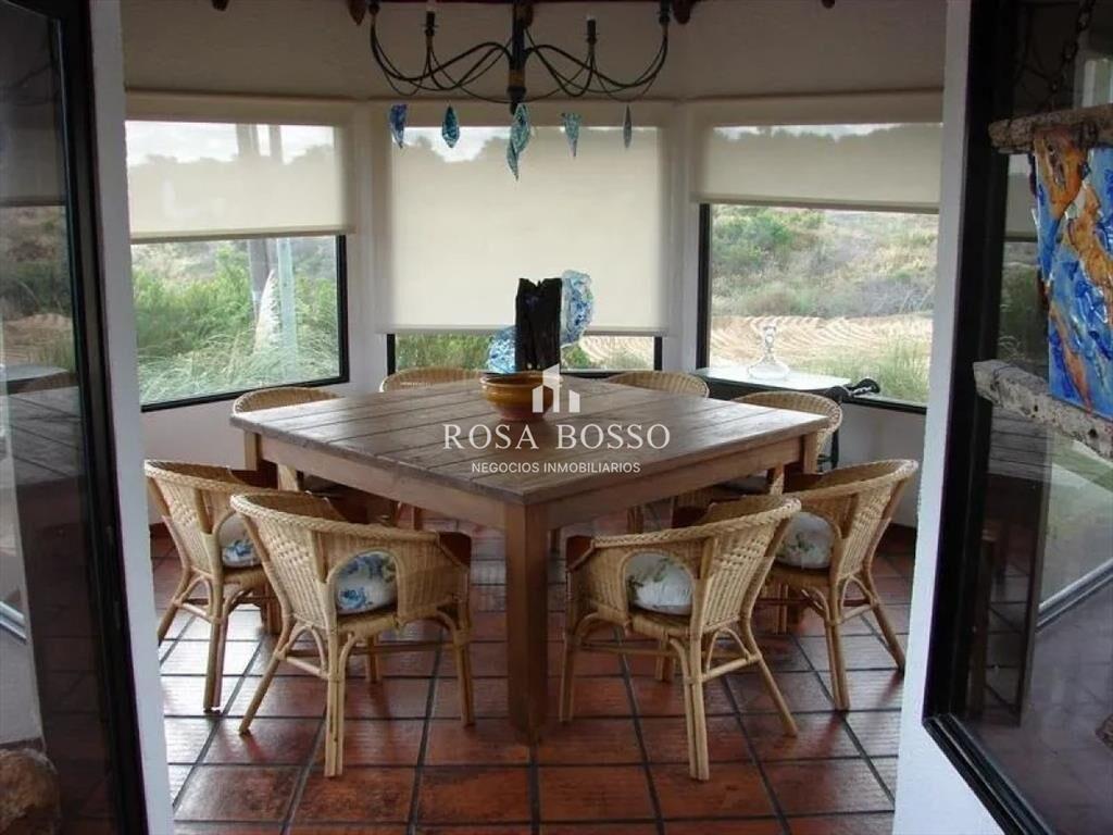 CASA A LA VENTA EN EL CHORRO.