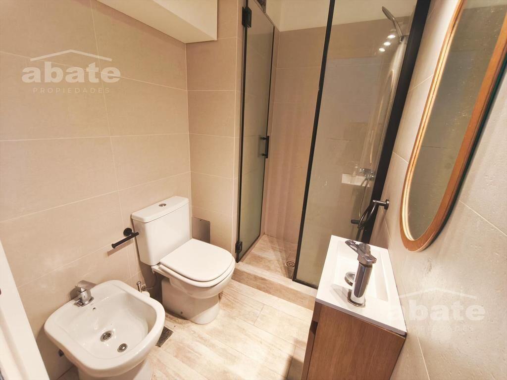Alquiler Apartamento 2 dormitorios y Garage en Parque Rodó.