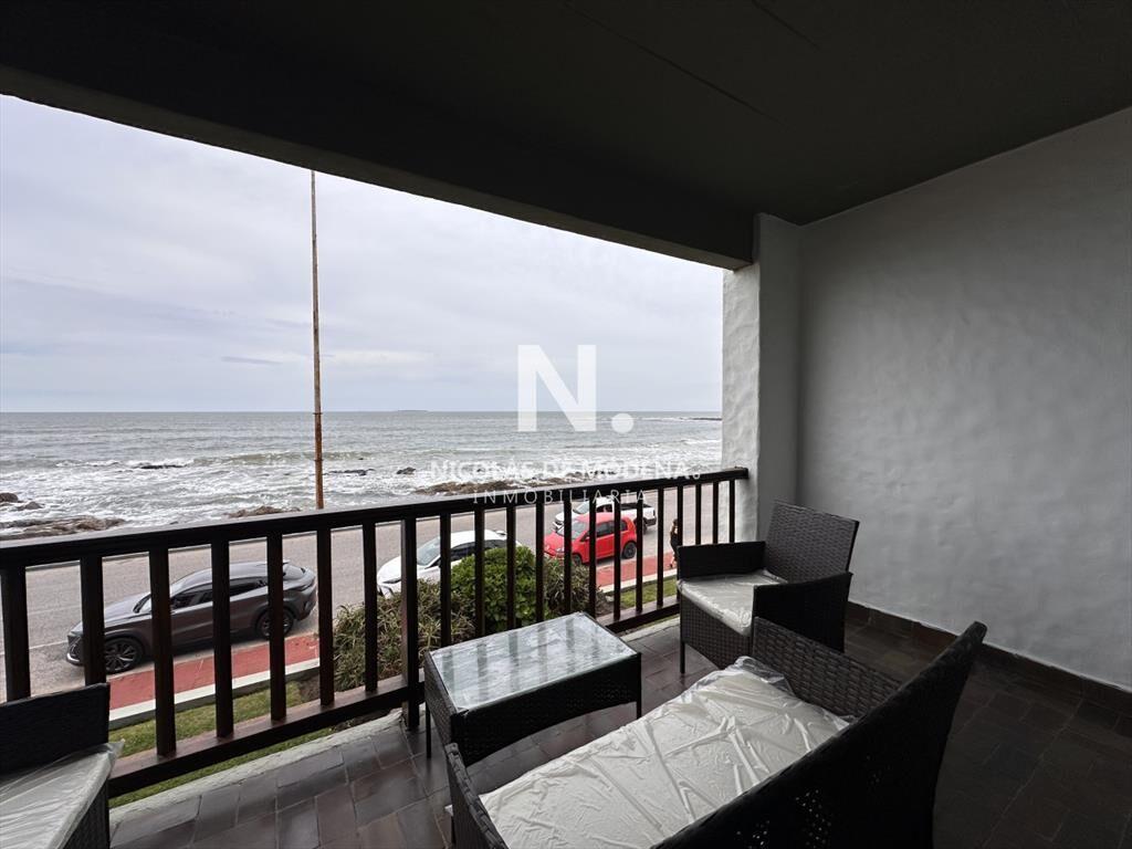 En venta apartamento de 2 dormitorios en Punta