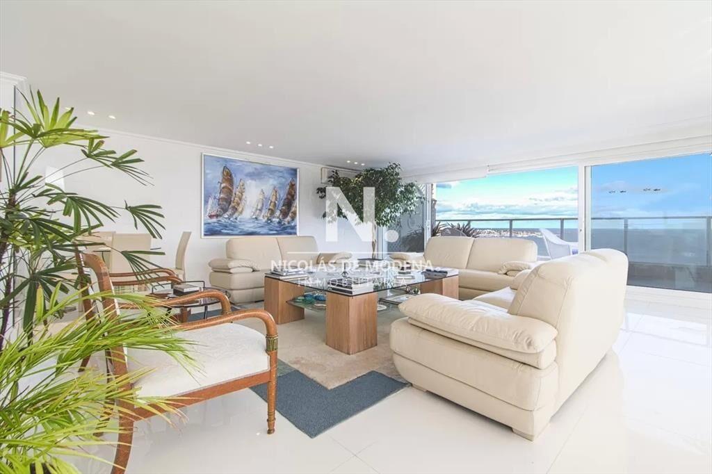 Vende excelente departamento 3 dormitorios en ,
