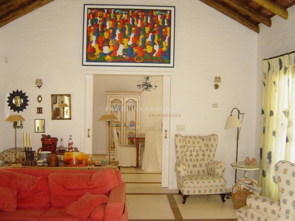 Casa en venta de 4 dormitorios en Montoya, Punta del Este.