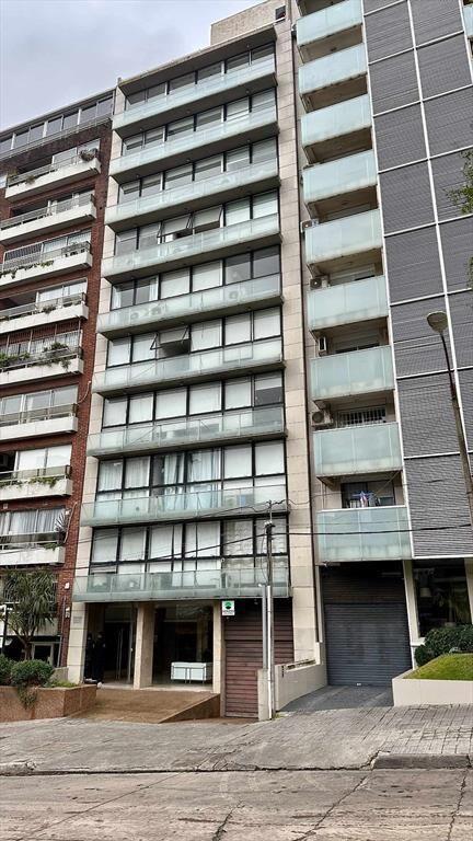 Alquiler Monoambiente Pocitos Piso alto Amenities