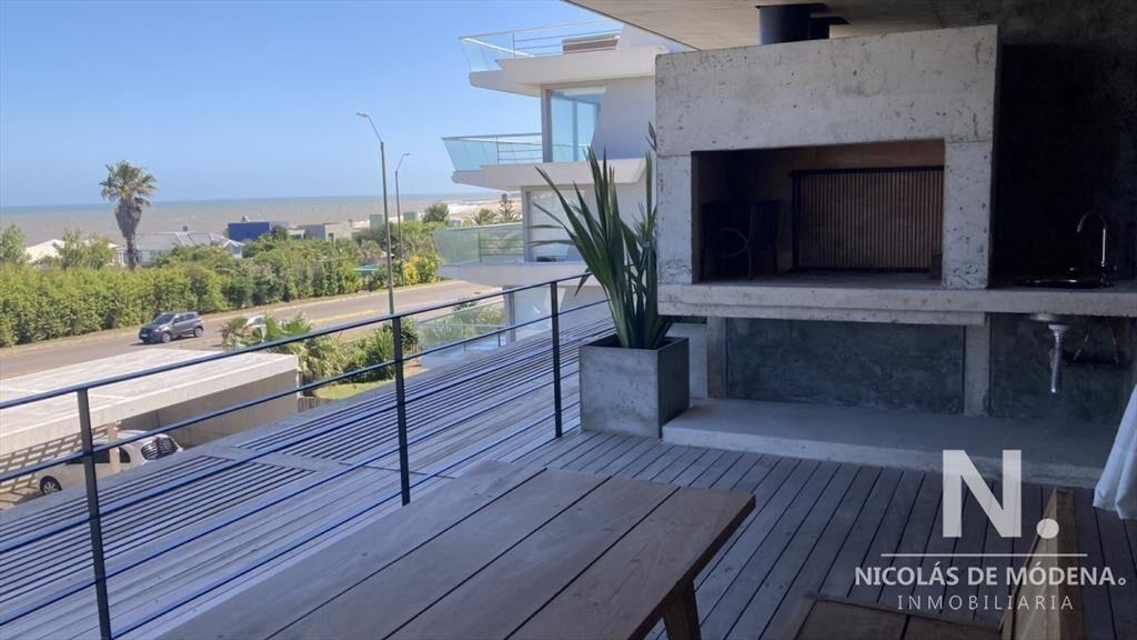 Apartamento de 2 dormitorios en Manantiales con vista al ma