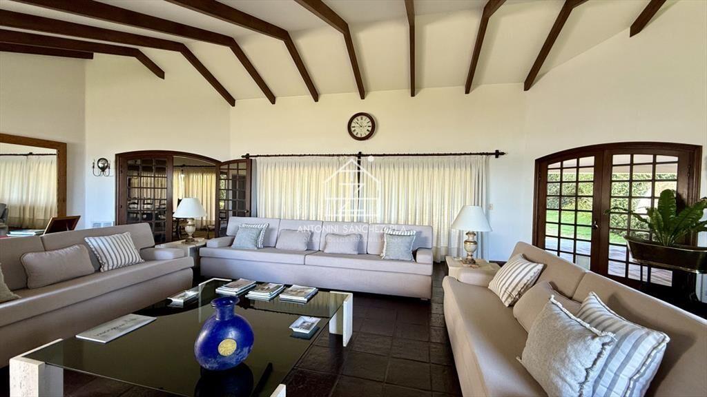 Venta Exclusiva CASA 8 Dormitorios Peninsula Del