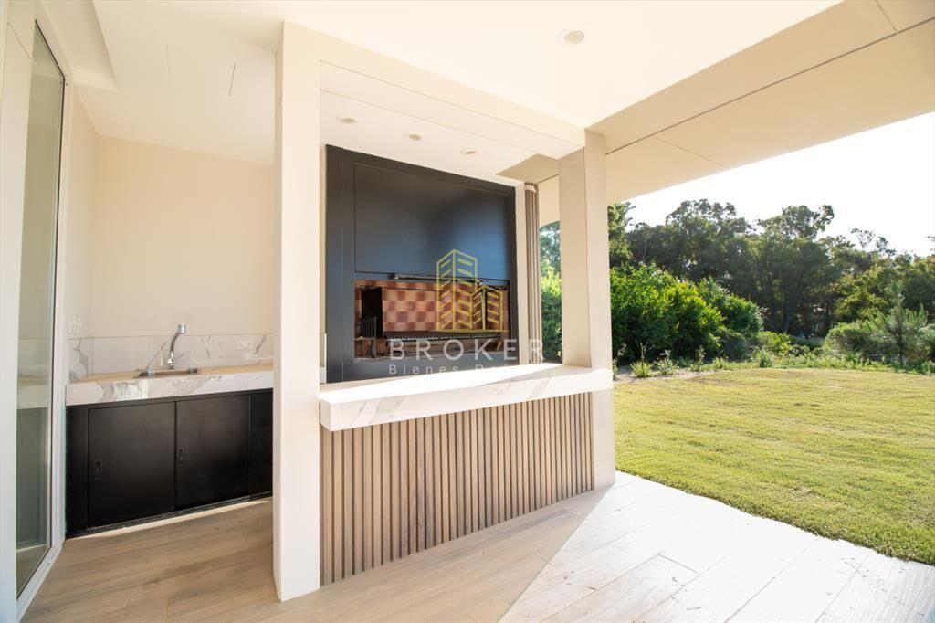 venta casa barrio privado punta del este Montoya