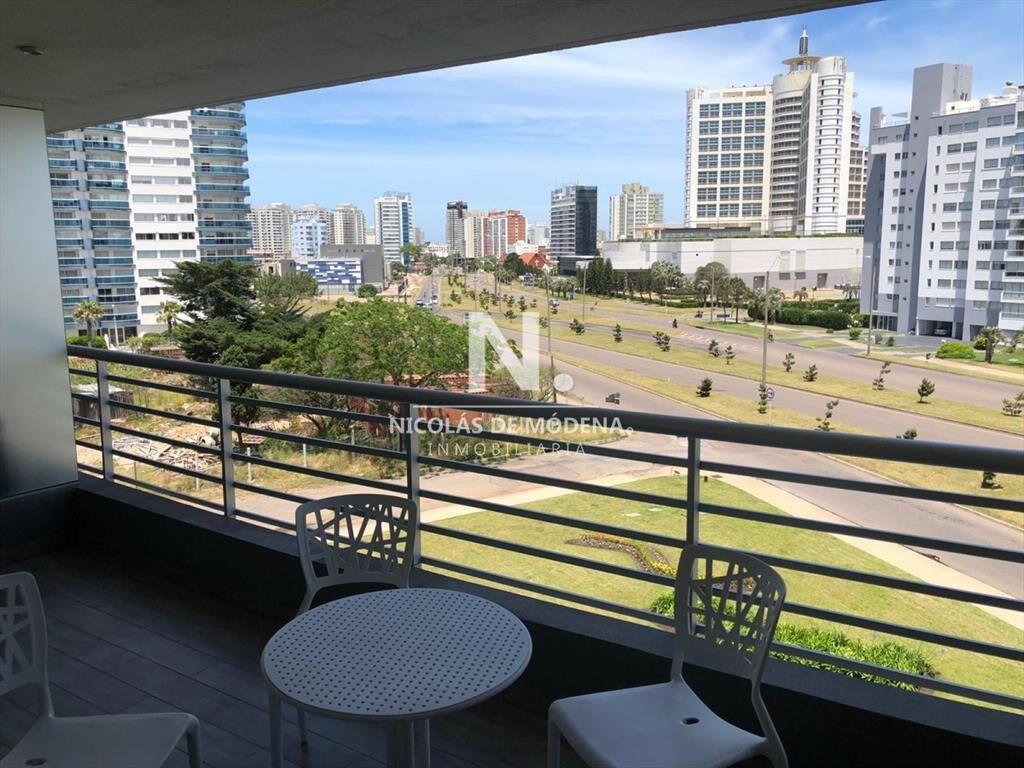 Espectacular apartamento en edificio con amenities de prime