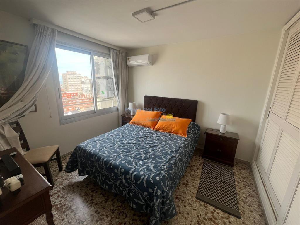 Apartamento en Alquiler de 2 dormitorios en , del