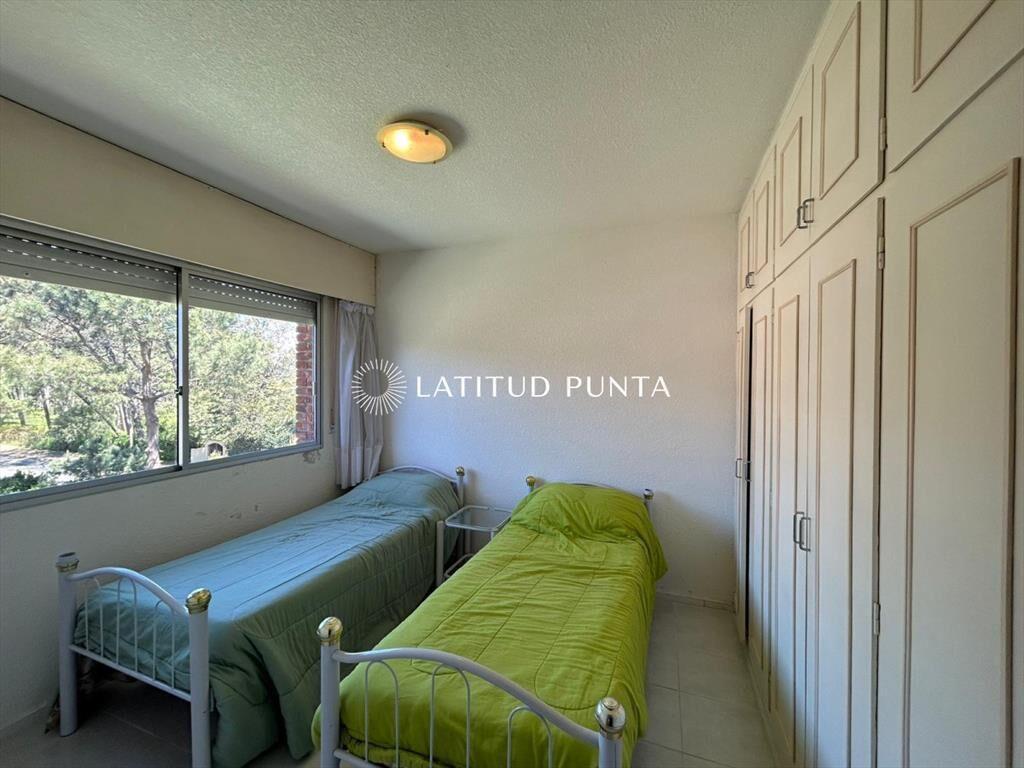Apartamento en Mansa con parrillero propio, 4