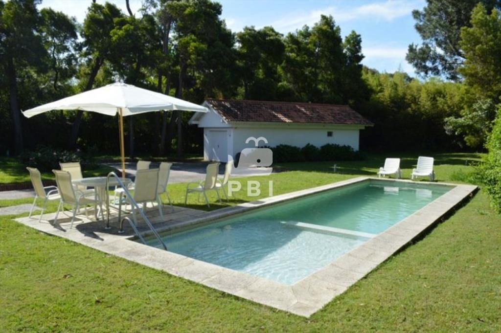 Alquiler temporario de Casa 4 DORMITORIOS en Punta Ballena,