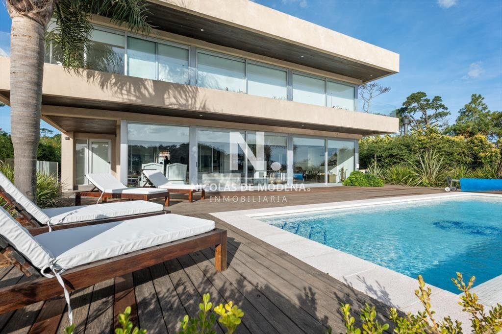Casa frente al mar en Laguna del Diario, Punta y
