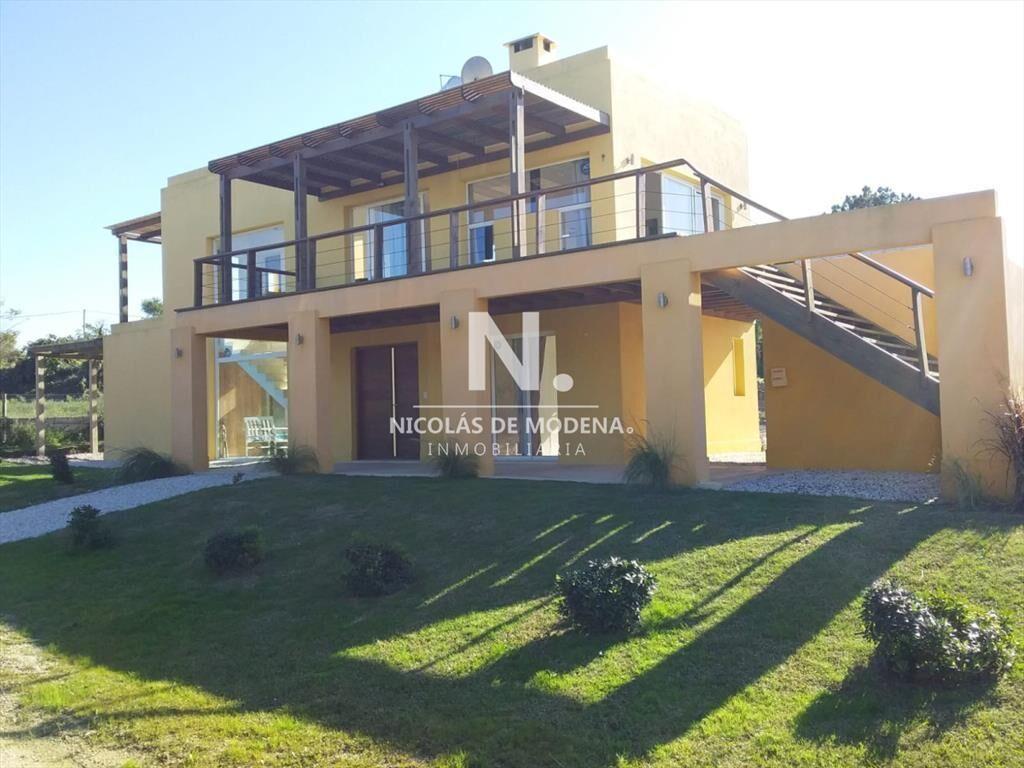 Hermosa casa en Venta y alquiler de 3 dormitorios a 100mts