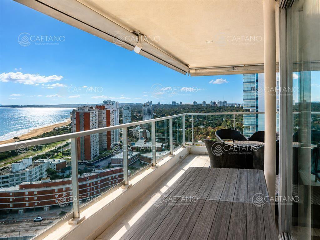 Departamento de 3 dormitorios en venta a pasos del mar. Gal