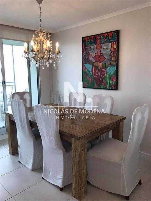Vende apartamento de 2 dormitorios en Punta del