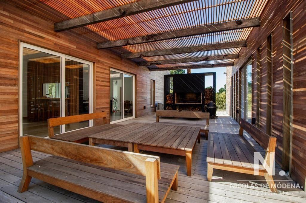 Moderna Casa de Cuatro dormitorios en Venta en JosÃ© Ignaci