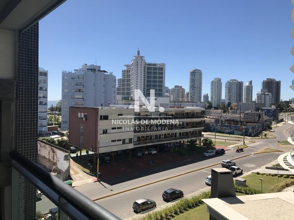 OPORTUNIDAD ! Hermoso apto de 2 dormitorios