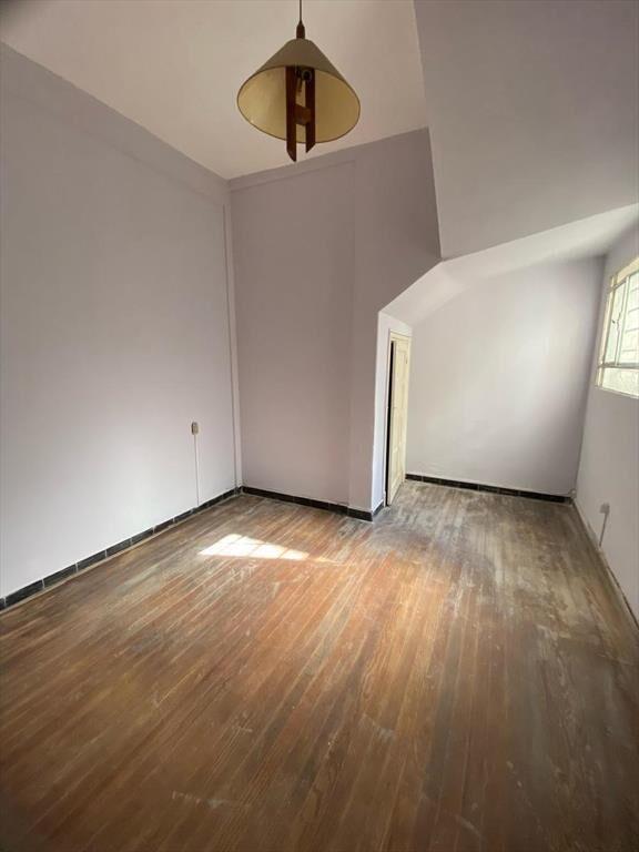 VENTA CASA PH 3 DORMITORIOS, AMPLIO TERRENO PARA EDIFICAR.