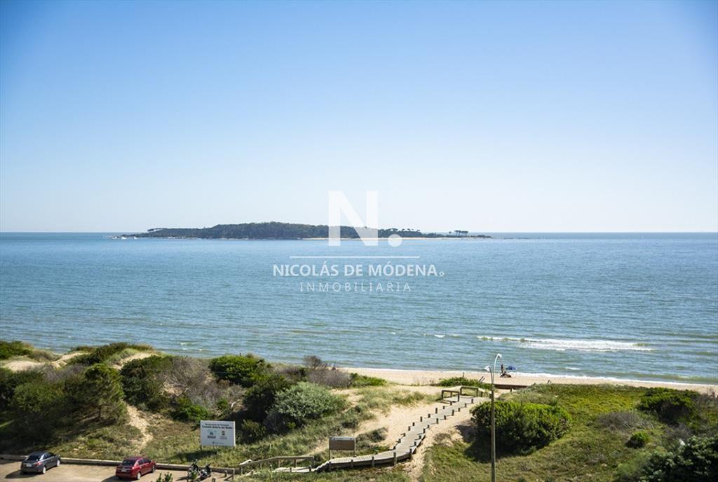 En venta hermoso departamento en Mansa con vista al mar. To